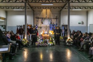 Con honores despidieron a director honorario de Bomberos
