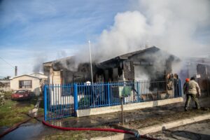 Niña salvó a adulto mayor de incendio que consumió su casa