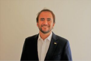 Manuel José Correa aceptó el desafío de competir en primarias para gobernador regional