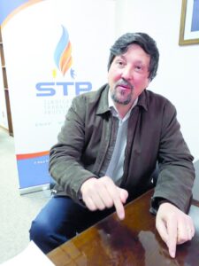 Profesionales de ENAP critican política energética