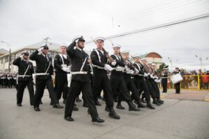 Más de 800 efectivos honraron a los héroes del Combate Naval de Iquique