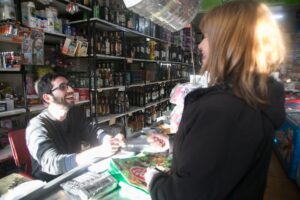 Pequeños comerciantes vendieron ayer hasta el doble de un día normal