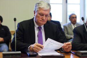 Consejero Kusanovic emplazó al subsecretario del Medio Ambiente