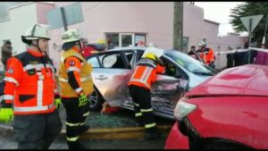 Fuerte colisión se registró en la intersección de Av. Bulnes con Kusma Slavic