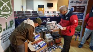 Aduanas y Carabineros incautaron por contrabando cerca de 4 mil cajetillas de cigarrillos