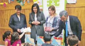 Ministerio de Desarrollo Social y Familia hace entrega de libros a Hogar Ignazio Sibillo