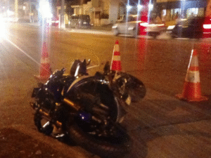 Motociclista lesionado en accidente de tránsito