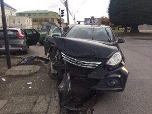 Daños de consideración en vehículos producto de violento accidente