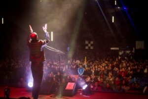 Más de 8 mil personas convocó show de Abel Pintos en aniversario de Puerto Natales