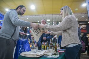 Magallánicos cambiaron botellas de vidrio por entradas al cine