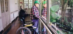 Infraestructura y poca preocupación de familiares son las principales falencias de las casas de acogida