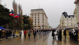 41 establecimientos de Punta Arenas, desfilaron por la gesta de Iquique