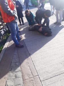 Detective de la PDI detuvo a sujetos que se agredían con cuchillo en pleno centro