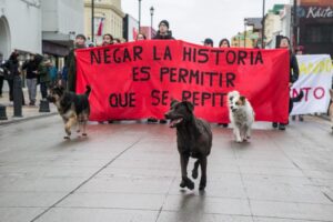 Los guardianes de la marcha