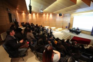 Estudiantes realizaron conversatorio sobre cambios curriculares en las asignaturas de Historia y Educación Física