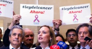 DC emplaza a Mañalich por financiamiento para Ley del Cáncer