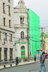 Realizan restauración de edificio 