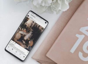 ¿Usas a tu celular de niñera? Cómo controlar lo que tus hijos ven en internet