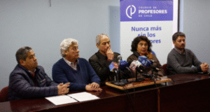 Profesores piden a Piñera interceder en conflicto y convocan a 
