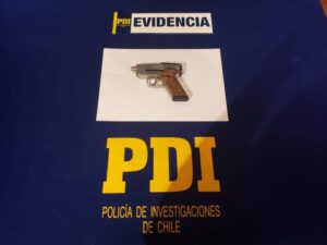 Detuvieron a sujeto que golpeó con arma hechiza a una persona