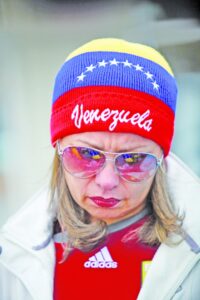 Venezolanos no pueden ejercer funciones laborales en Magallanes sin tener la visa