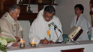 Suspenden a sacerdote acusado de abuso sexual que estaba trabajando
