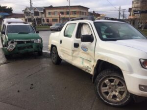 Colisión entre vehículo particular y patrulla de Carabineros
