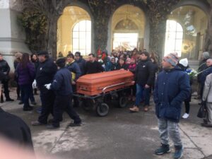 Motoqueros, familia y amigos dieron último adiós a joven asesinado el domingo
