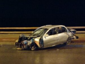 Tras violento choque dos personas resultaron lesionadas en Av Costanera