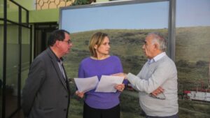 Senadora Goic sostuvo reunión con dirigentes de trabajadores de Enap Magallanes