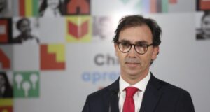 Mineduc descarta bono a diferenciales pero asegura que dio respuesta a petitorio de profesores