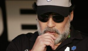 Hermanas de Maradona estarían pensando en internarlo para tratar su salud mental