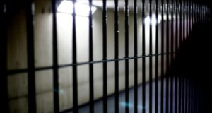 Fuga de tres internos desde penal Colina I moviliza amplio operativo policial