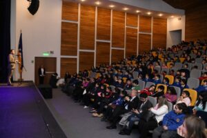Con más de 200 niños escuchando cuentacuentos comenzó XXIII versión de la Feria del Libro Dinko Pavlov