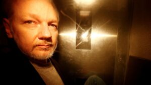 Ministro del Interior británico aprueba la extradición de Assange a EE.UU.