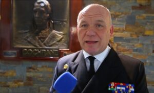 Trabajos de reflotamiento de barcaza hundida Navsur IV comenzarían este viernes