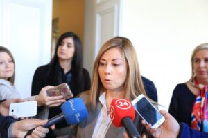 Gobierno asegura que trabajadores de Eleam no serán despedidos