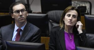 Mineduc anunció que no se reunirá con profesores hasta que el paro se deponga