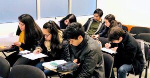 Jóvenes de 4to medio refuerzan contenidos para la PSU en Santo Tomás