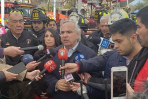 Gobierno anuncia proyecto de ley que sancionará a quienes agredan a Bomberos mientras realizan su trabajo