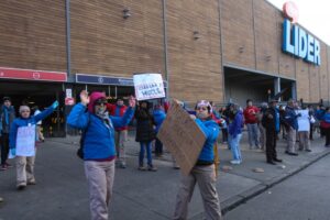 Diputados Amar y Boric difieren sobre cómo enfrentar apoyo a huelguistas