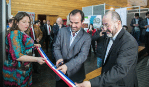 Molestia e incomodidad en organización  por ausencia de autoridades en el evento
