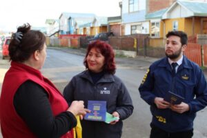 Programas Denuncia Seguro y Comisaría Virtual conocieron vecinos de villa Costanera de Natales