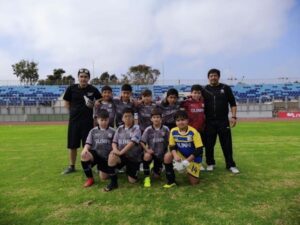 Escuela de fútbol Olimpo de Punta Arenas se coronó campeón de torneo en Perú