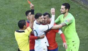 Chile cayó peleando en picante partido con Argentina