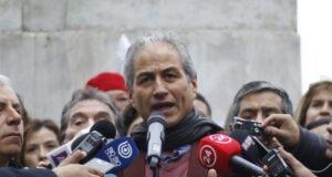Aguilar y llamado a terminar paro de profesores: 