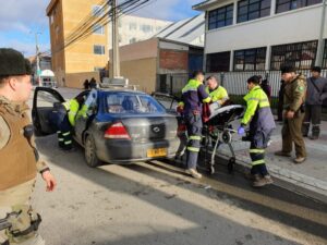 Tres lesionadas dejó como saldo colisión en la esquina de Chiloé con Waldo Seguel
