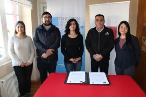 Concretan alianza entre Fosis y Fundación Superación de la Pobreza