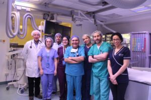 Unidad de Hemodinamia abre la posibilidad para que usuarios puedan acceder implante valvular aórtico