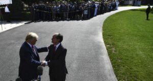 Renuncia Secretario de Trabajo de EEUU por caso de magnate acusado de abuso sexual de menores